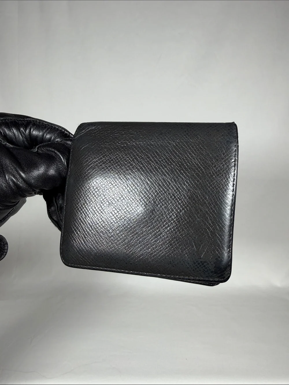 Authentic Louis Vuitton Vintage Black Taiga Leather Bifold Wallet